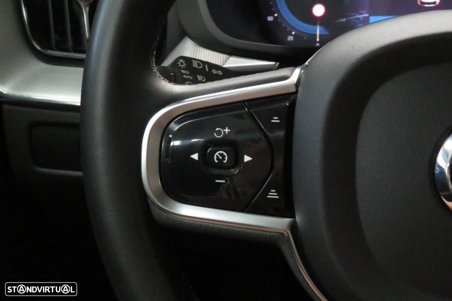 Volvo XC 60 2.0 T6 PHEV Ultimate Dark AWD - 17