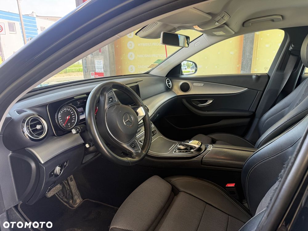 Mercedes-Benz Klasa E 220 d 4-Matic 9G-TRONIC - 9