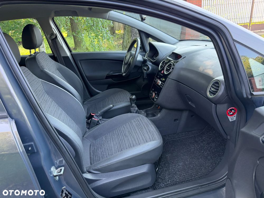 Opel Corsa 1.2 16V Cosmo - 22