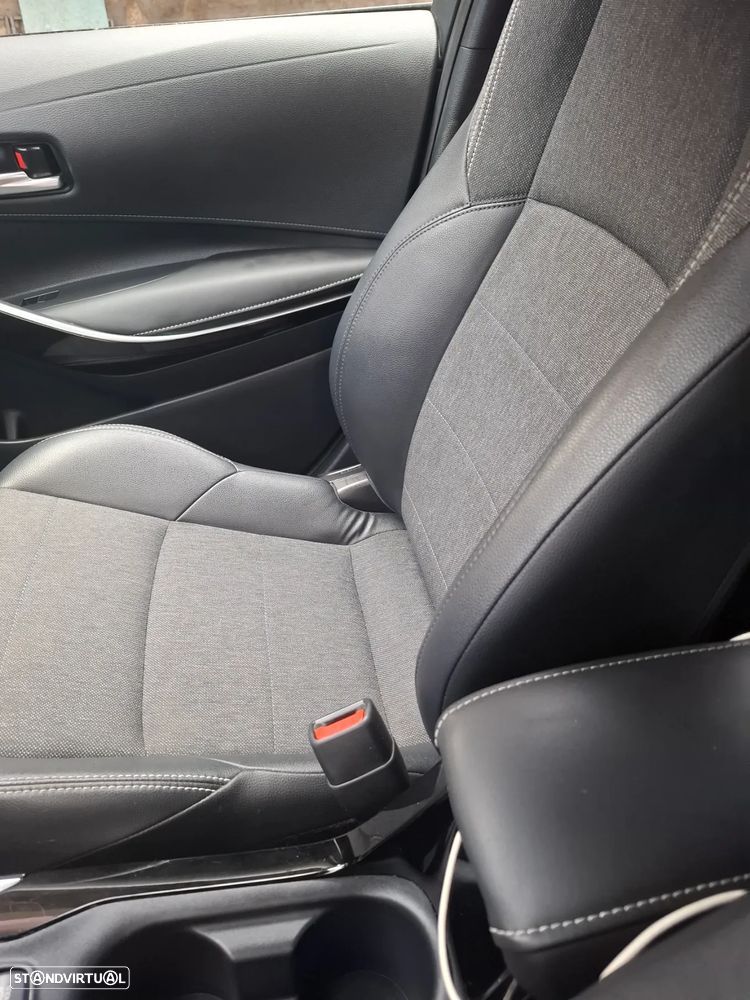 Toyota Corolla Touring Sports 1.8 Hybrid Comfort+P.Sport - 16