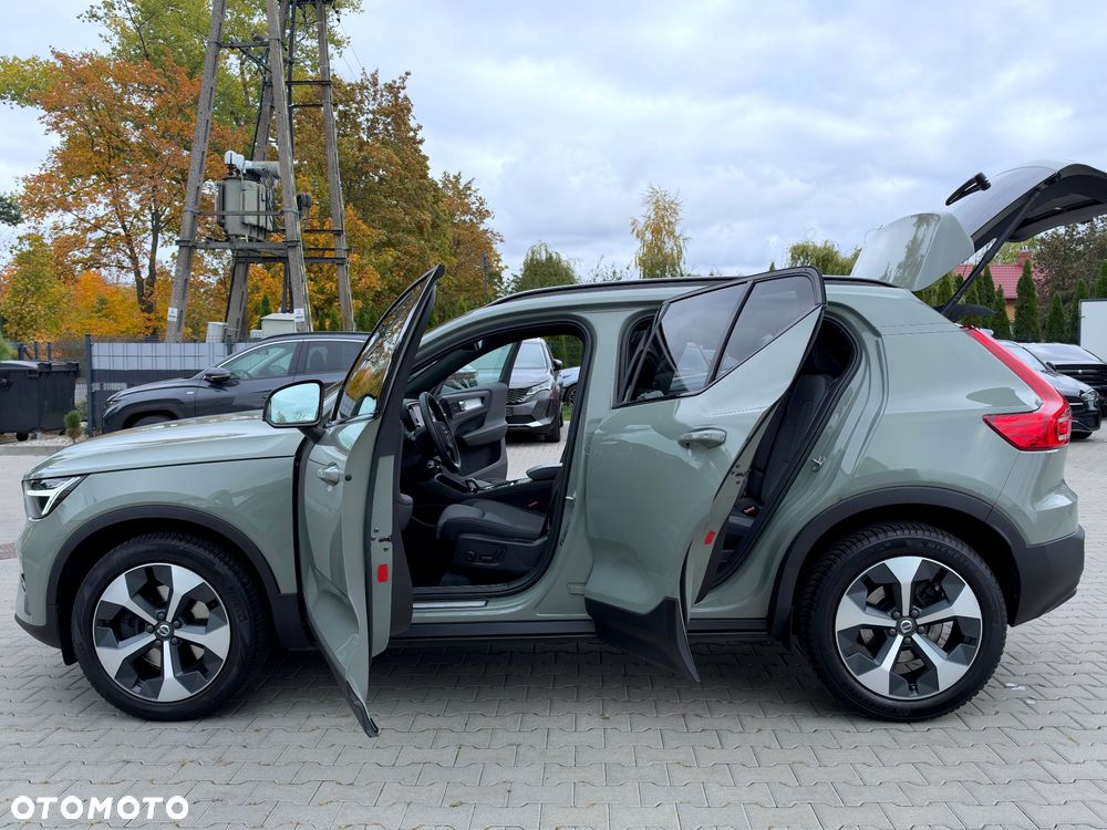 Volvo XC 40 B3 Plus Dark - 17