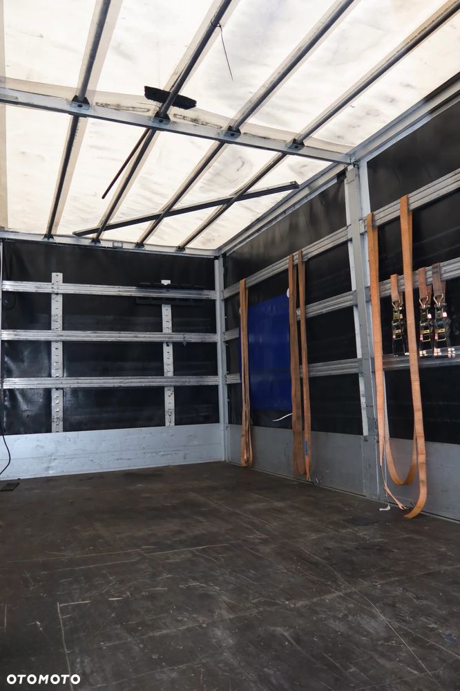 Volkswagen Crafter - 11