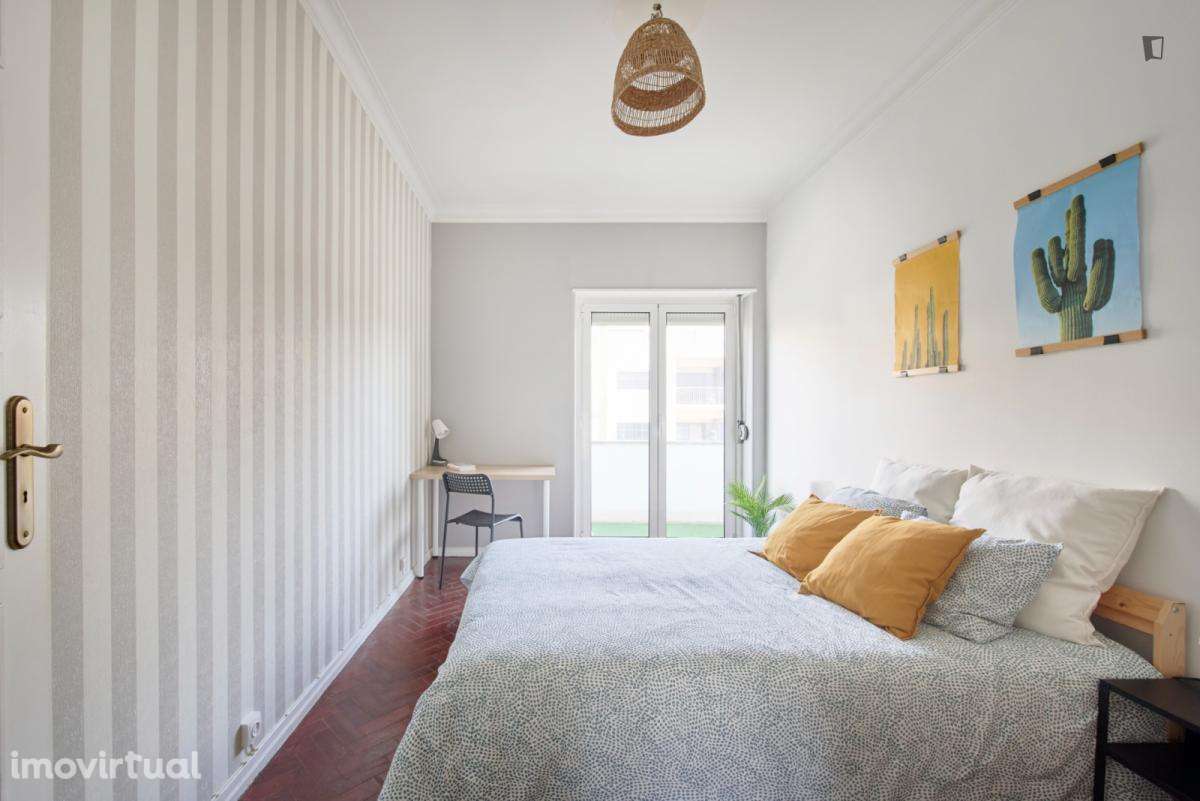 Quarto - localizado em Intendente Lisbon - Grande imagem: 4/33