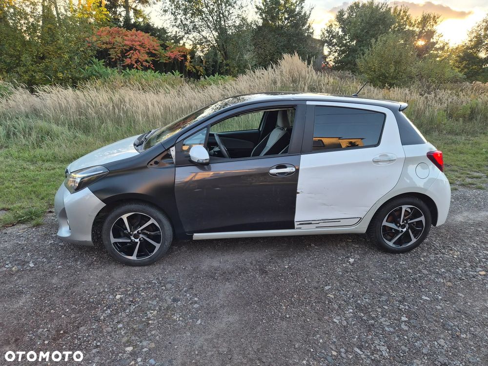 Toyota Yaris 2015 photo 5