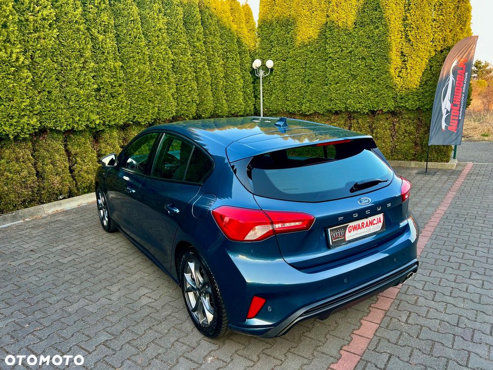 Ford Focus 1.5 EcoBlue Start-Stopp-System ST-LINE STYLE - 11