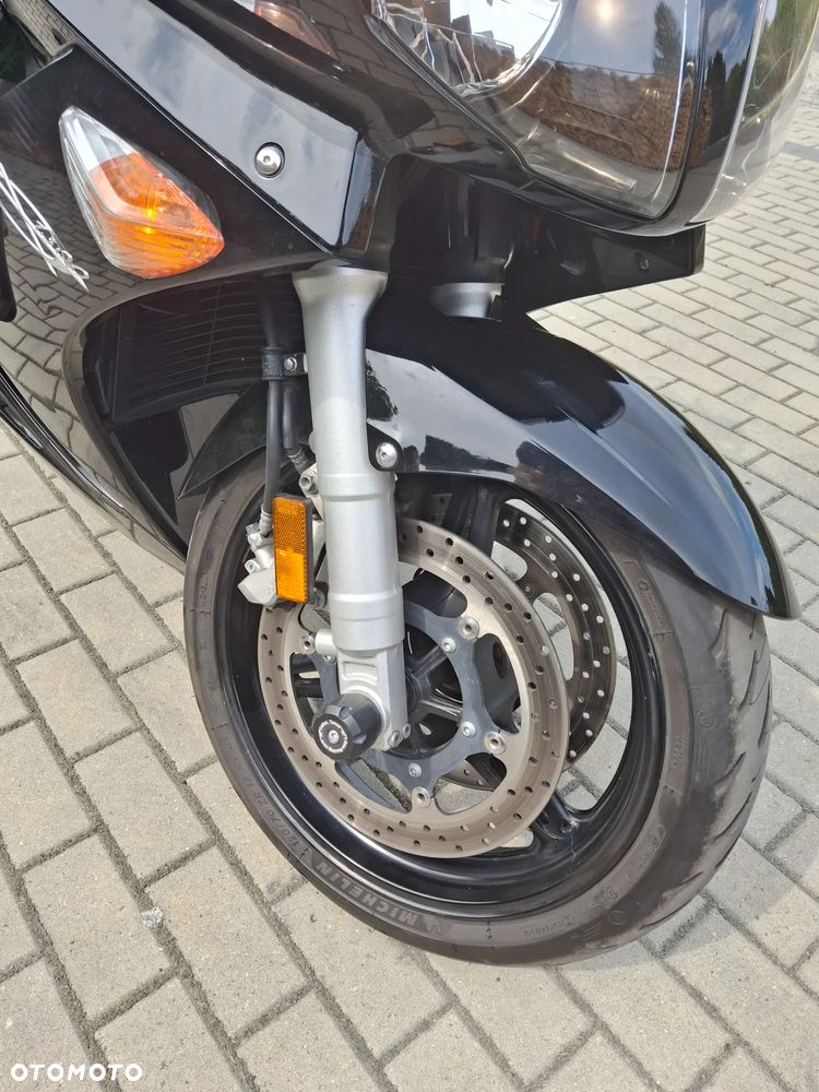 Yamaha FJR - 25