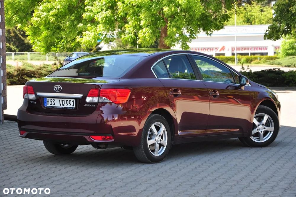 Toyota Avensis 1.6 Active - 11