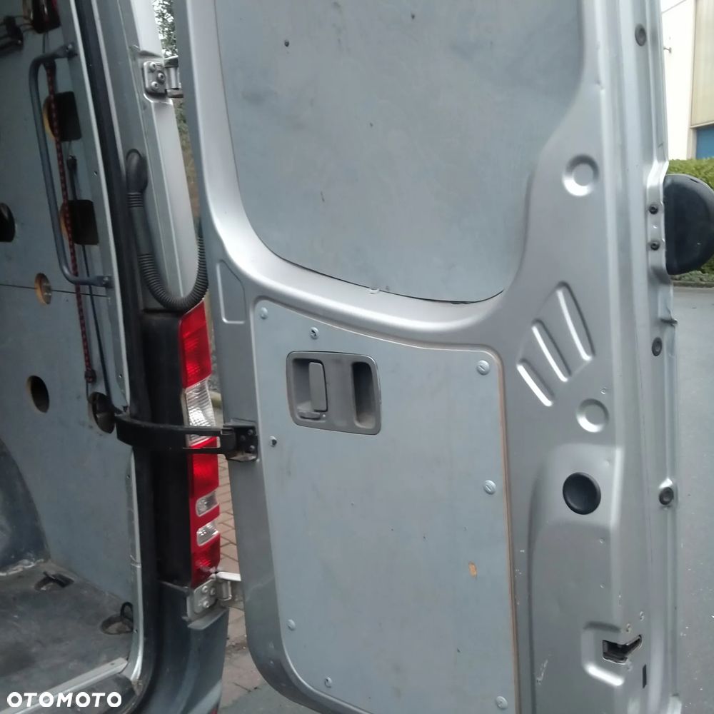 Mercedes-Benz Sprinter - 17