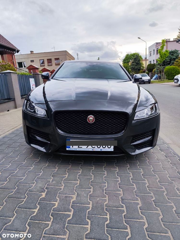 Jaguar XF 2.0 i4D R-Sport - 2