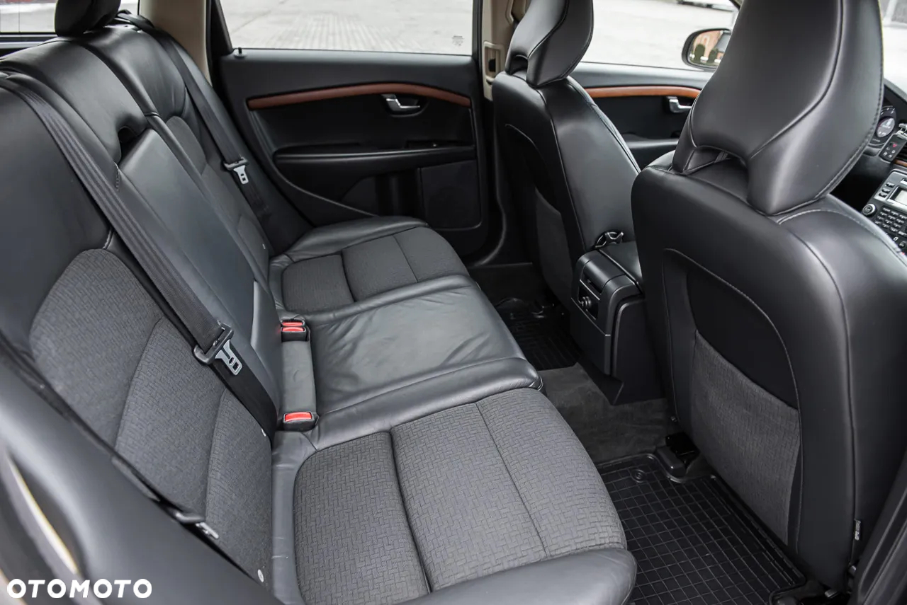 Volvo V70 2.0D Summum - 24