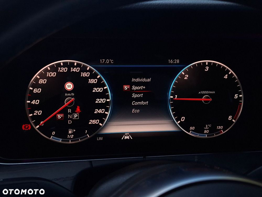 Mercedes-Benz Klasa E 220 d AMG - 38