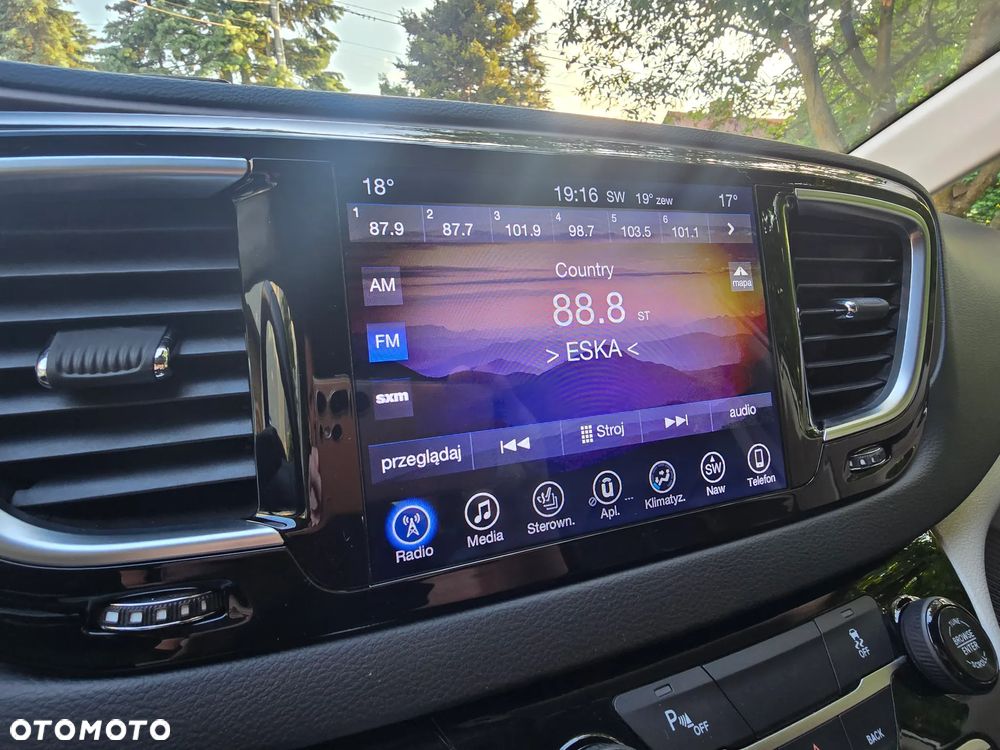 Chrysler Pacifica - 23