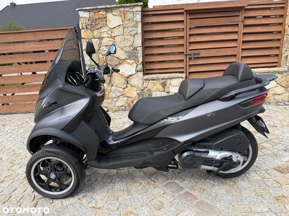 Piaggio MP-3 - 2