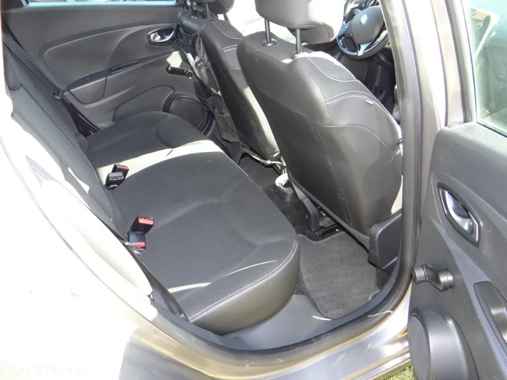 Renault Clio - 10
