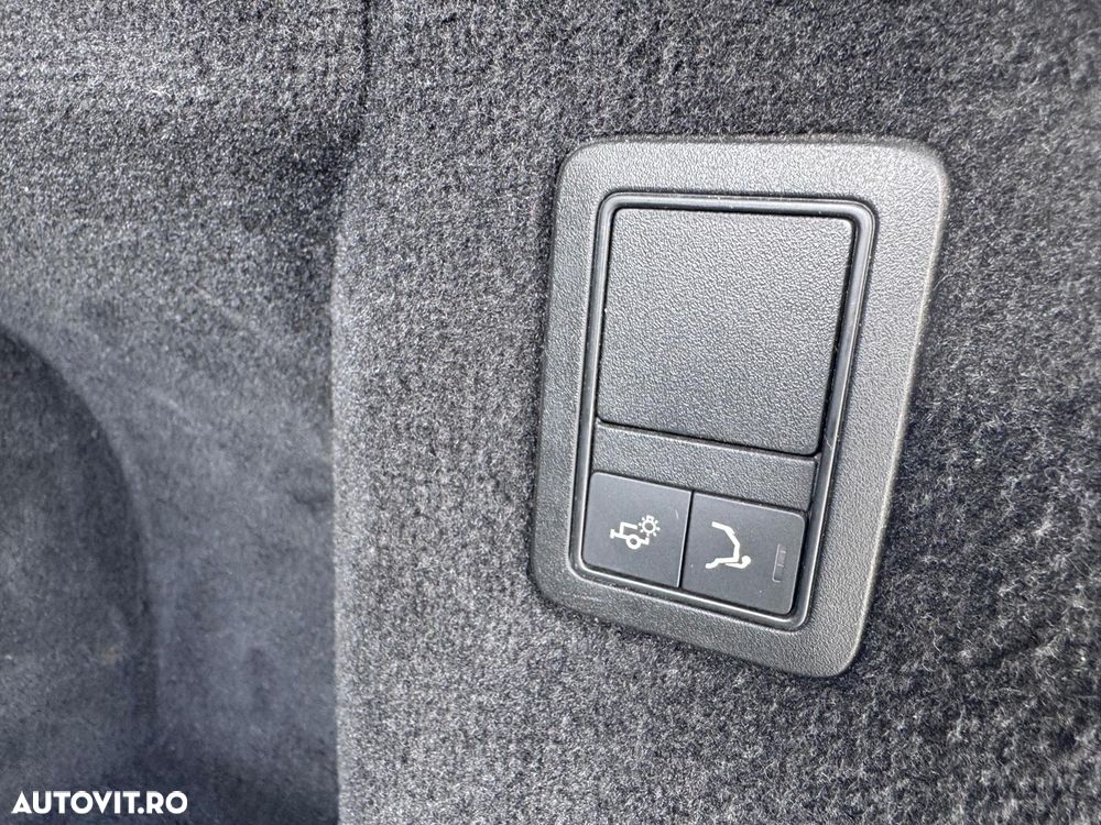 Land Rover Range Rover Sport 3.0 SDV6 HSE - 34