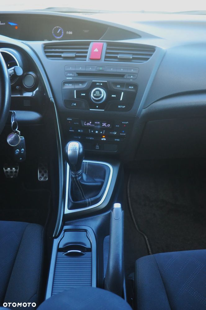 Honda Civic 1.8 i-VTEC Sport - 18