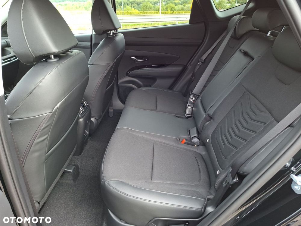 Hyundai Tucson 1.6 T-GDi HEV Executive 4WD - 31