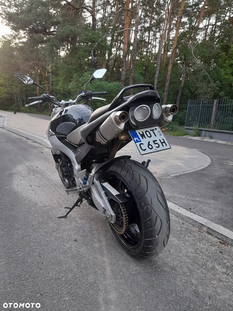 Suzuki GSR - 9