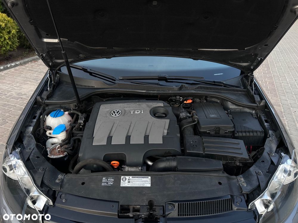 Volkswagen Golf 1.6 TDI DPF Highline - 26