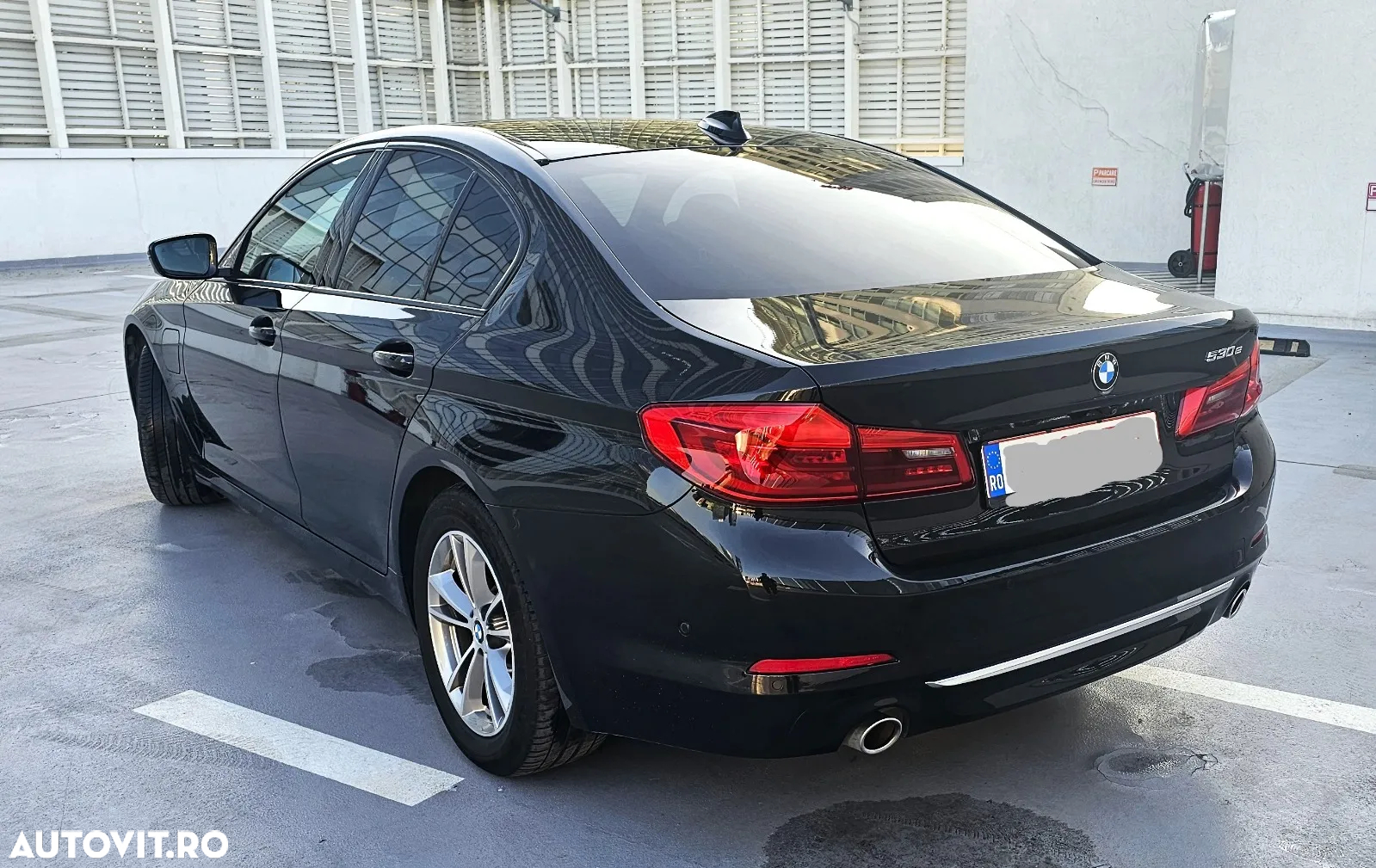 BMW Seria 5 530e Aut. Luxury Line - 2