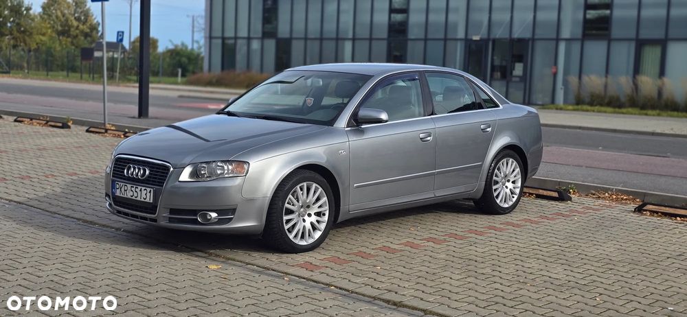 Audi A4 Limousine - 11