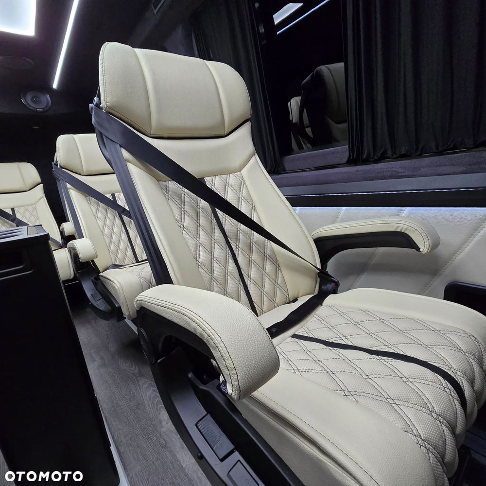 Mercedes-Benz Sprinter - 30