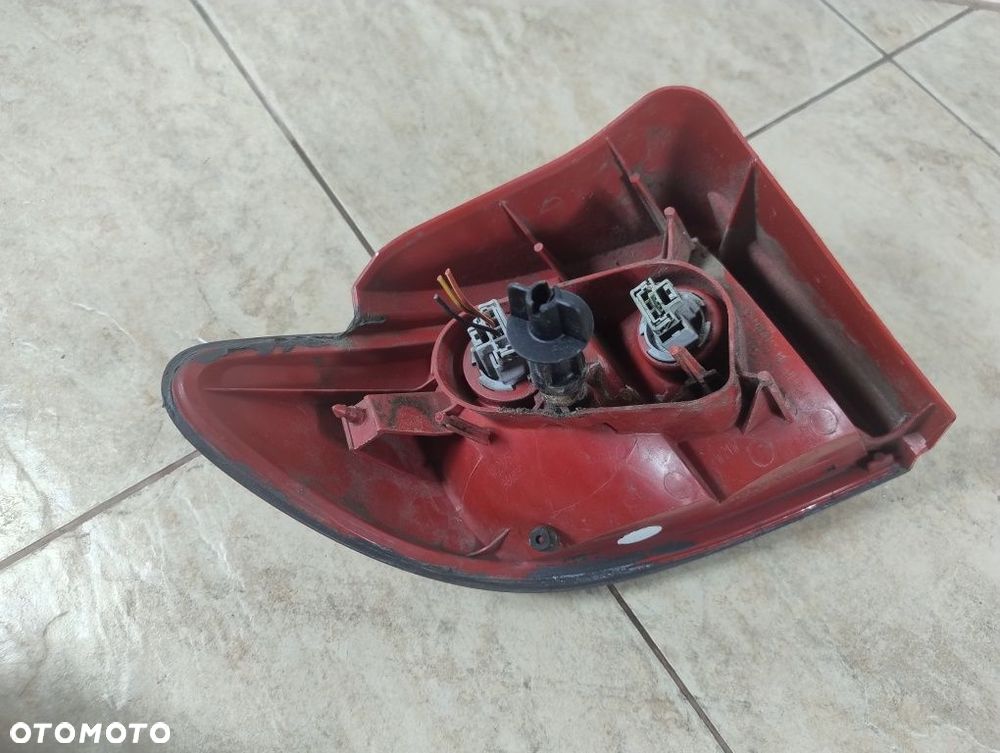 Mazda 2 DY 03-05r lampa tył prawa Europa wysyłka OLX oryginał - 6