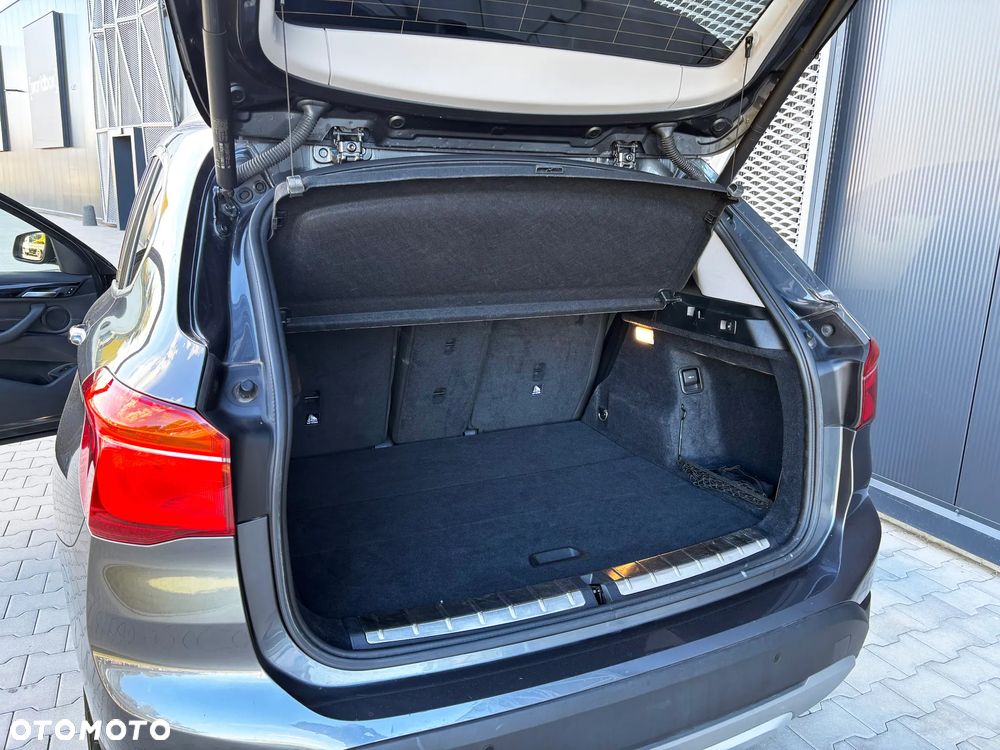 BMW X1 sDrive18i GPF xLine - 14