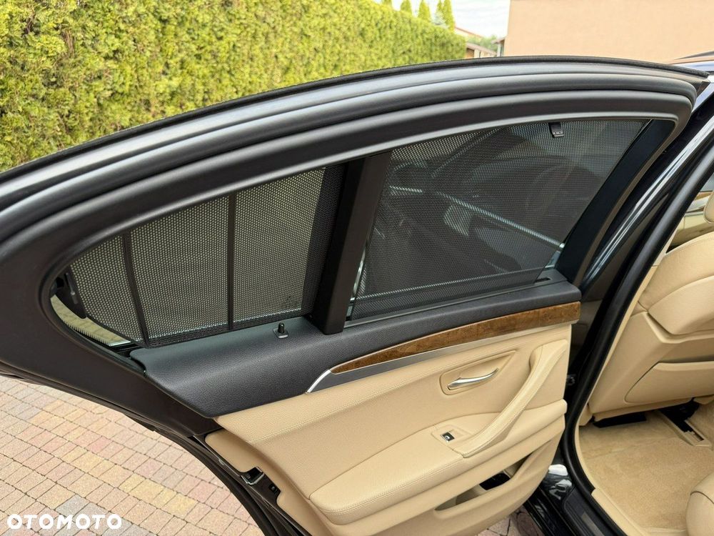 BMW Seria 5 530d - 25