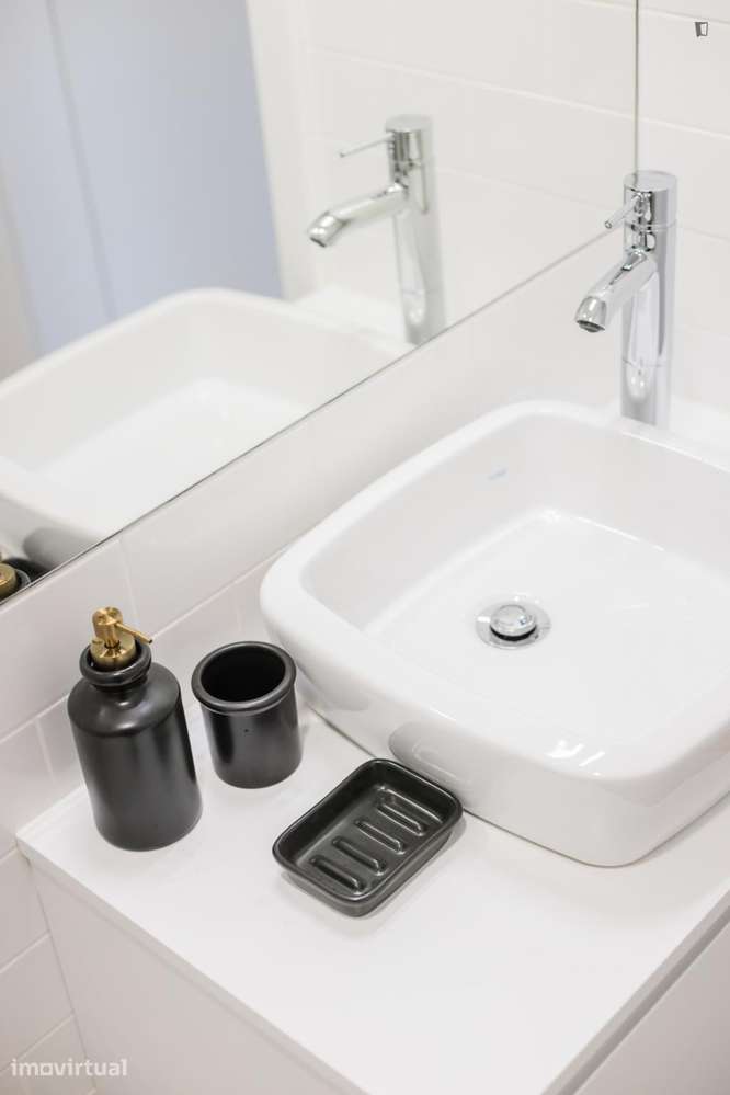 Apartamento com 1 quartos - localizado em Santo Ildefonso Porto - Grande imagem: 4/25