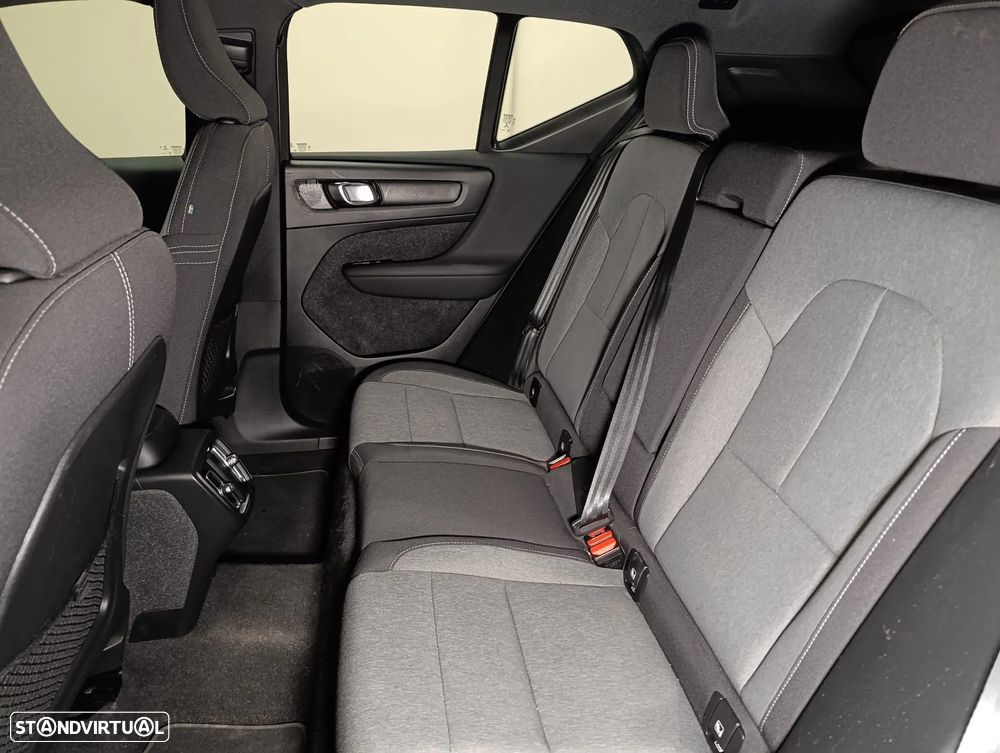 Volvo XC 40 1.5 T2 Momentum Geartronic - 15