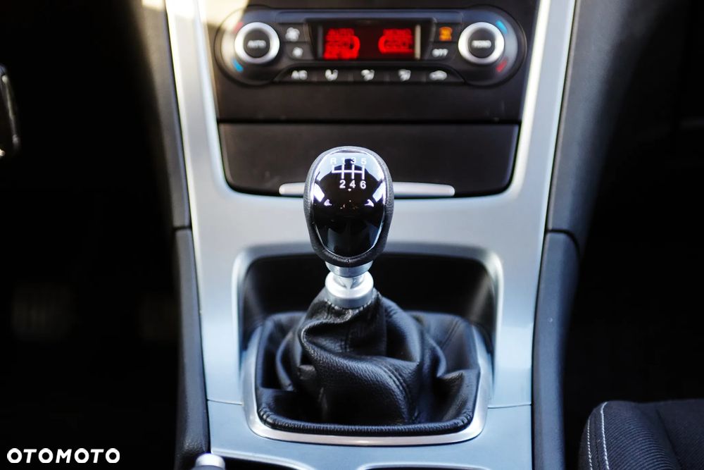 Ford Mondeo 2.0 TDCi Titanium - 21