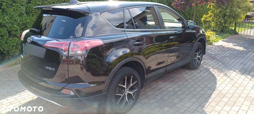 Toyota RAV4 - 4