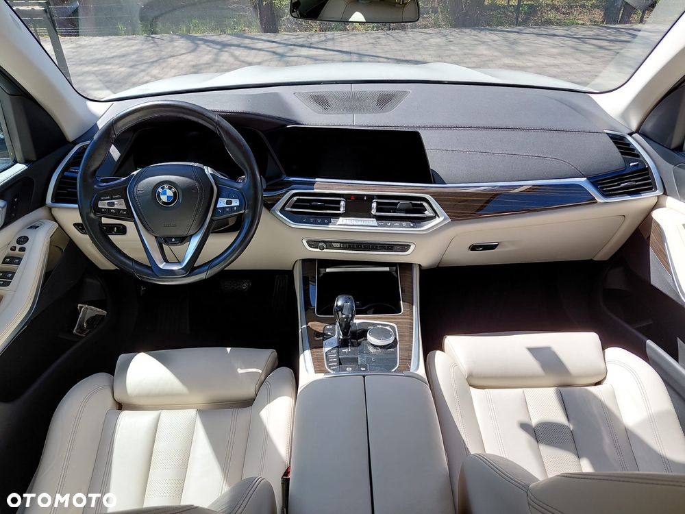 BMW X5 xDrive30d mHEV - 33