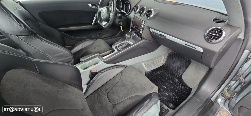 Audi TT Coupé 3.2 quattro S tronic - 18