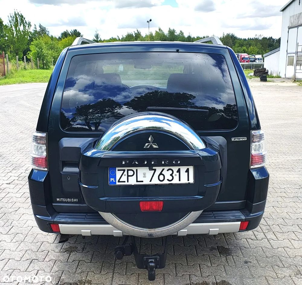 Mitsubishi Pajero - 9