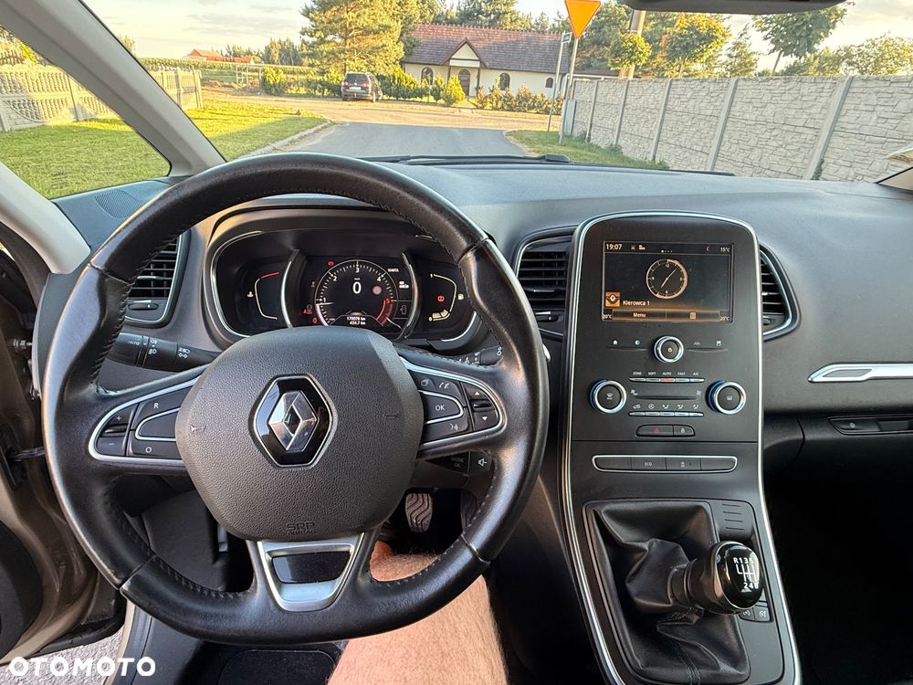 Renault Grand Scenic - 9
