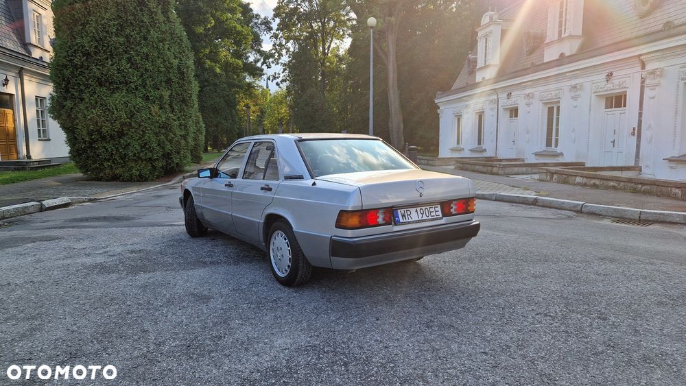 Mercedes-Benz W201 (190) - 6