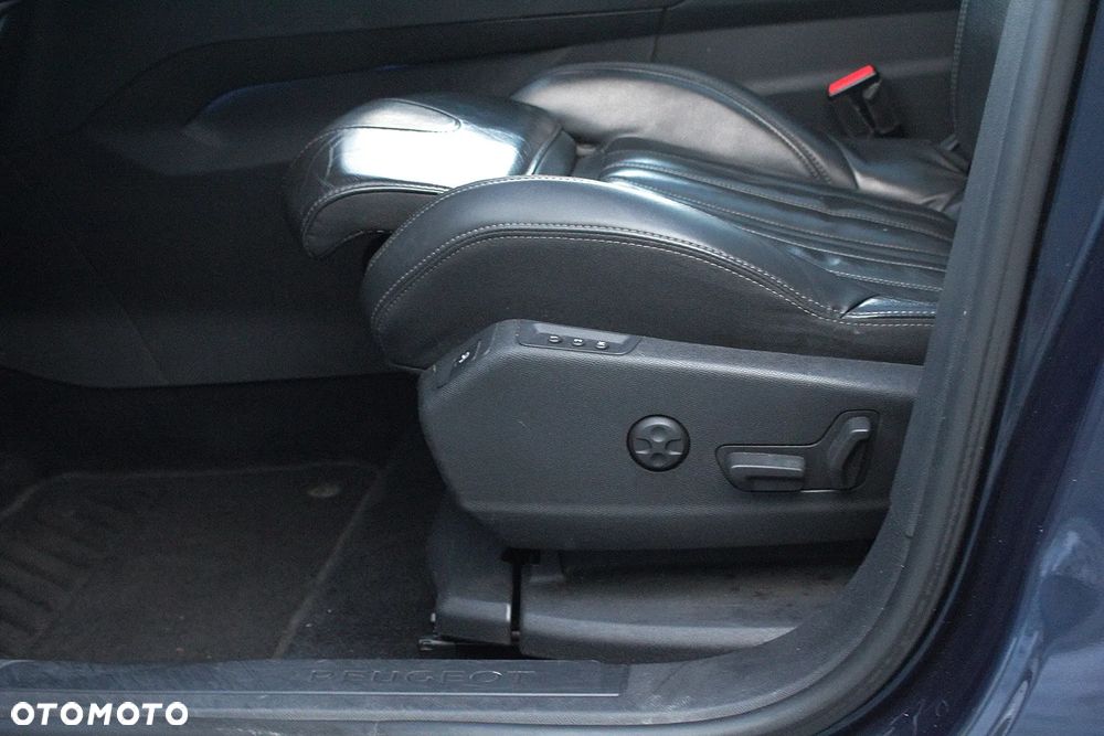 Peugeot 5008 THP 165 EAT6 Allure - 10