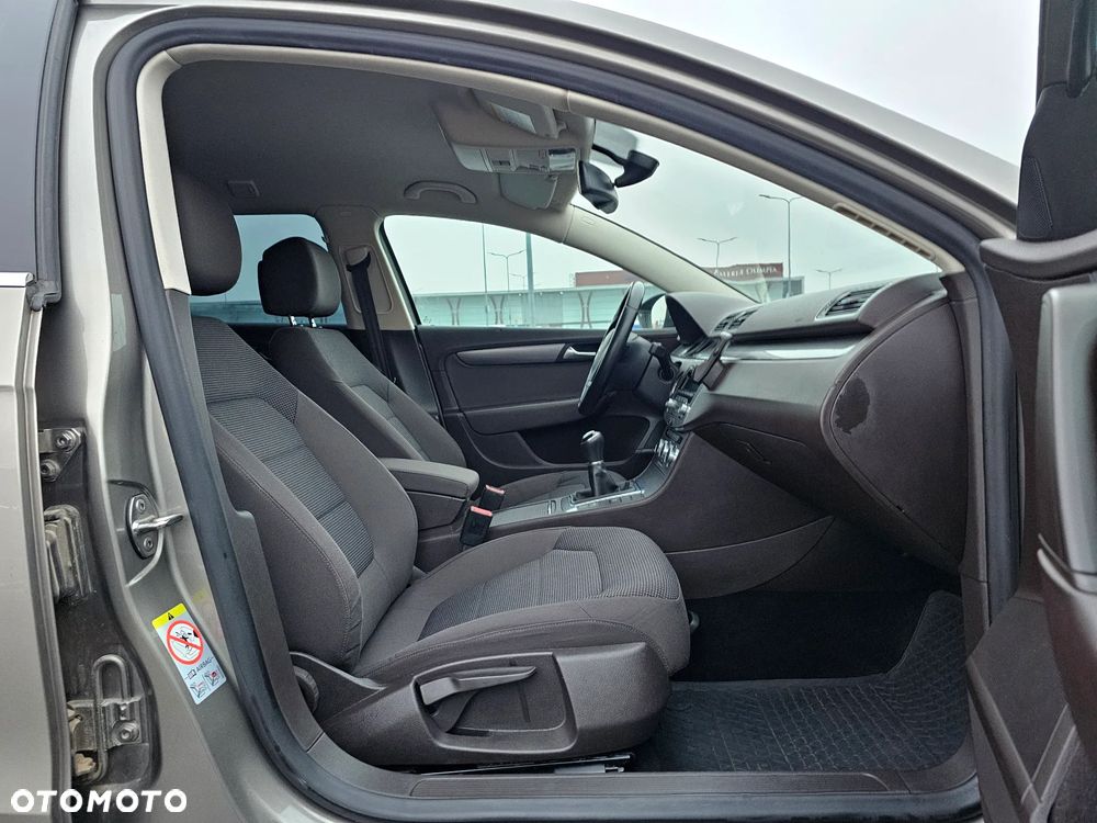 Volkswagen Passat Variant 2.0 TDI BlueMotion Technology Comfortline - 17