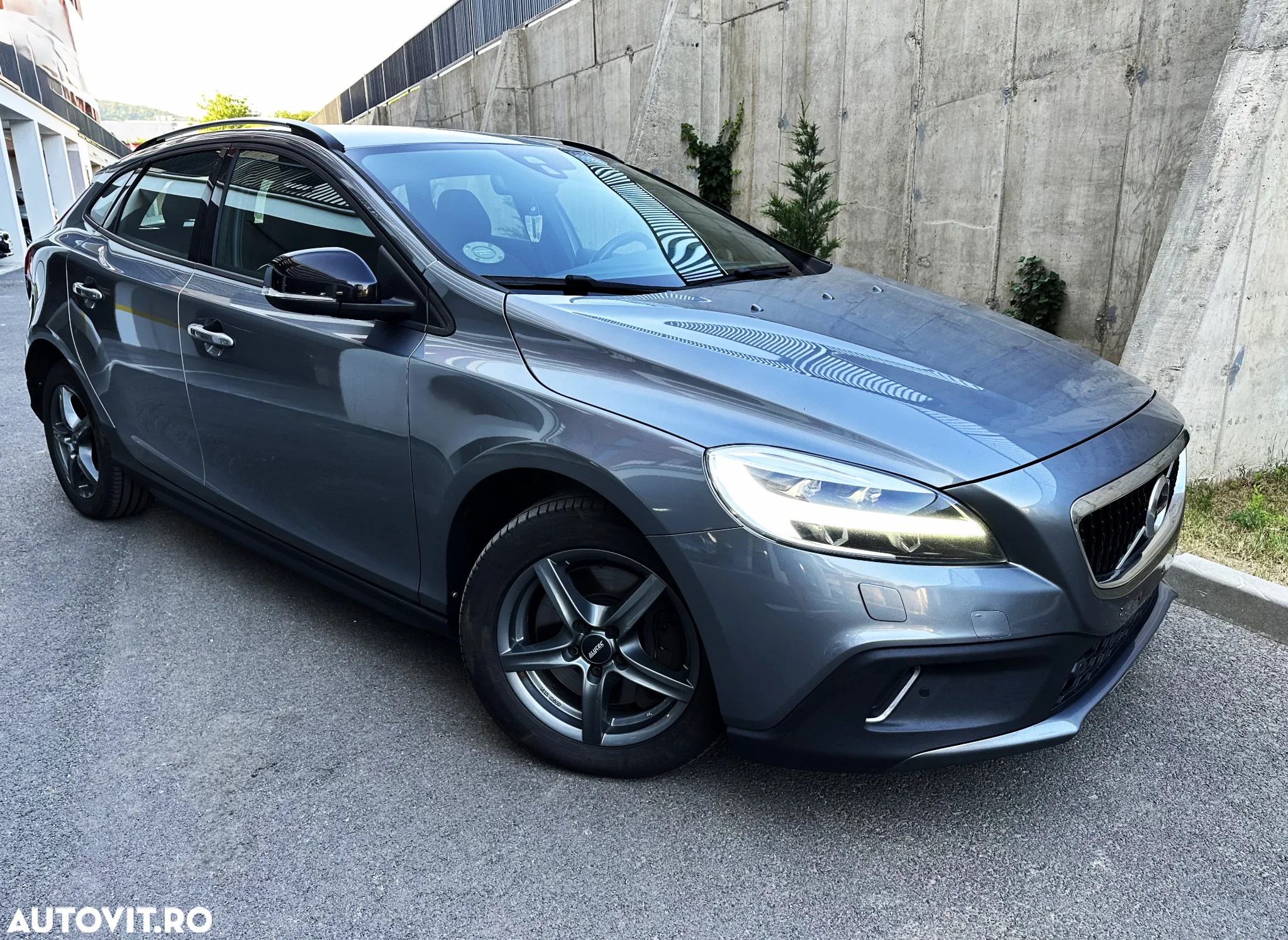Volvo V40 D2 Aut. Momentum - 3