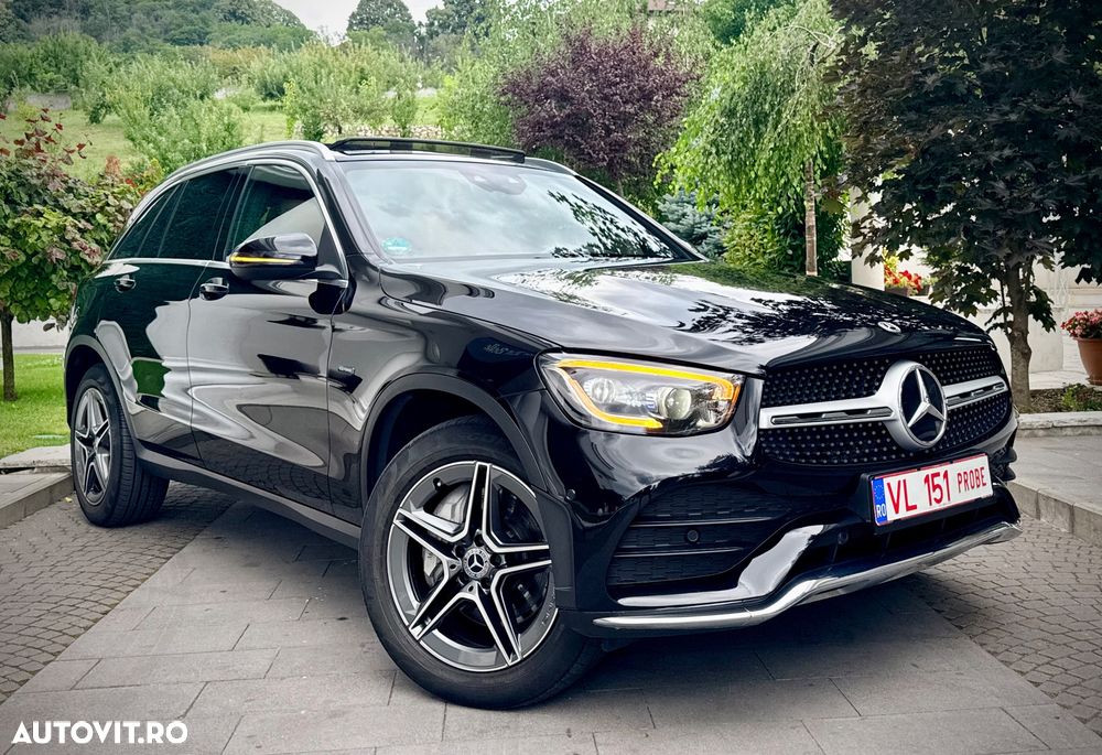 Mercedes-Benz GLC 300 e 4Matic 9G-TRONIC AMG Line Plus - 3