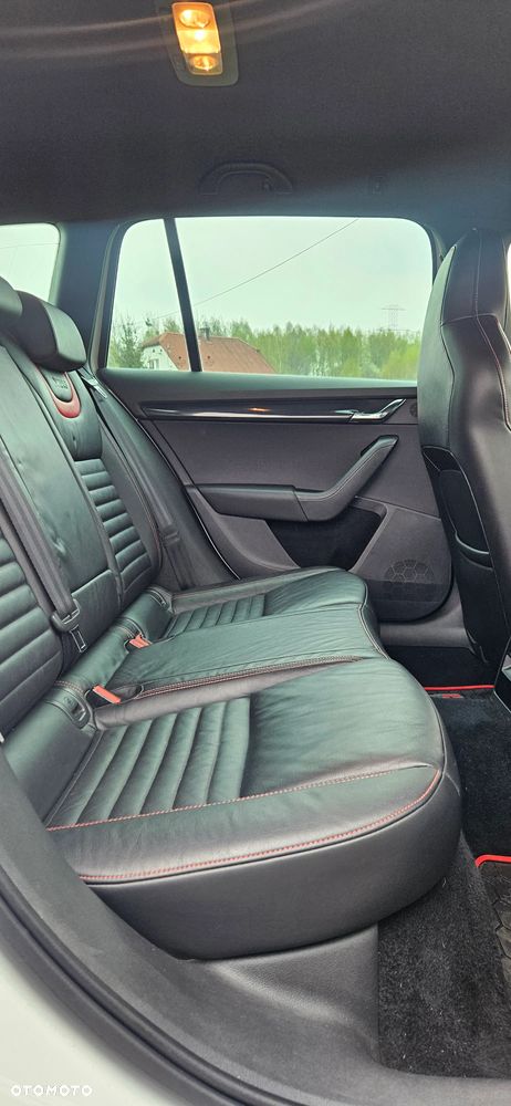 Skoda Octavia 2.0 TDI (Green tec) DSG RS - 15