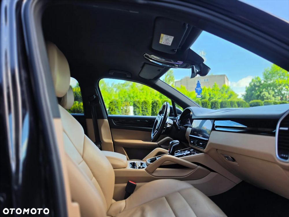 Porsche Cayenne Platinum Edition - 13