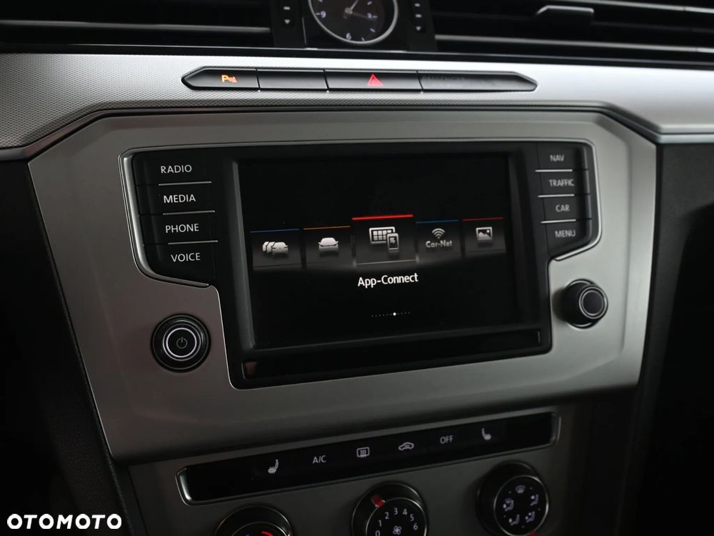 Volkswagen Passat 1.6 TDI (BlueMotion Technology) Comfortline - 27