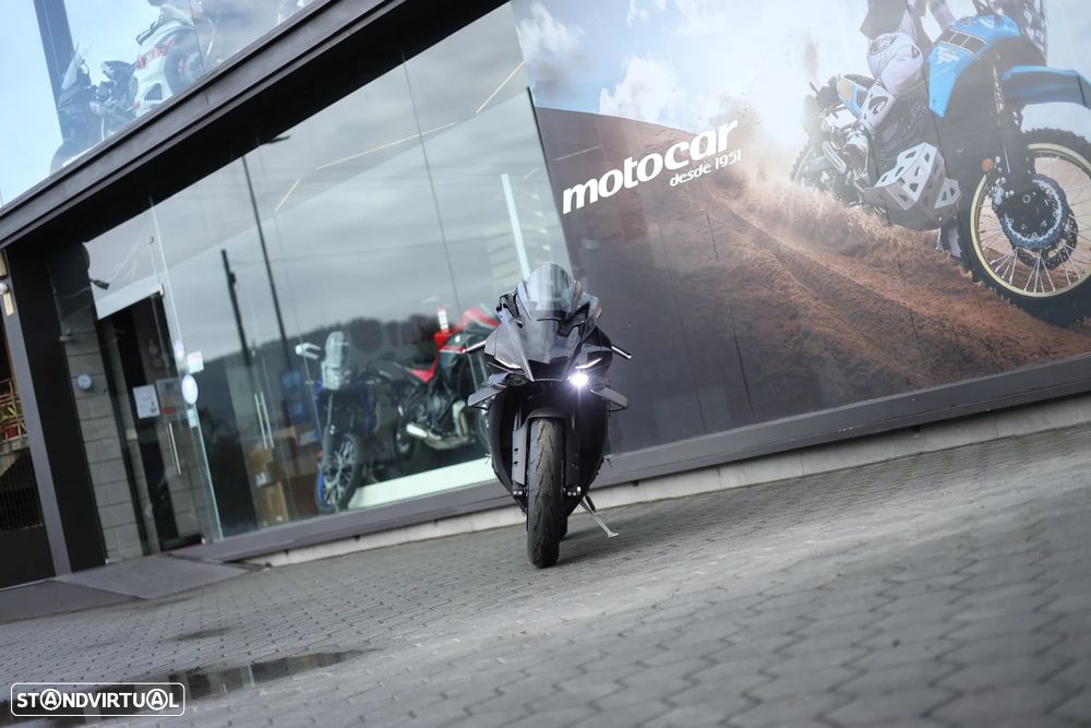 Yamaha YZF R1 Preta Akrapovic - 23