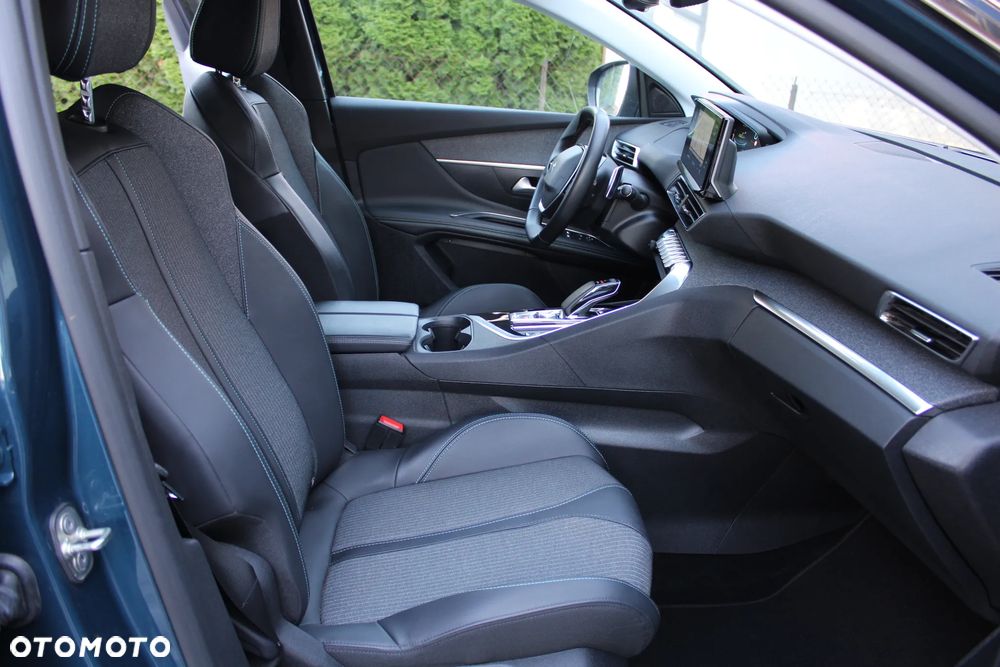 Peugeot 3008 1.6 PureTech HYbrid Allure S&S EAT8 - 27