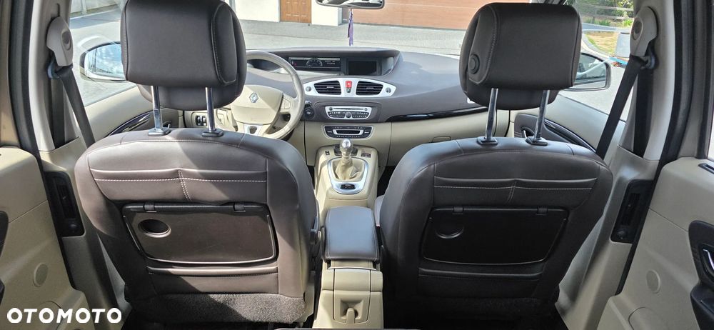 Renault Scenic 1.5 dCi Confort Privilege - 9