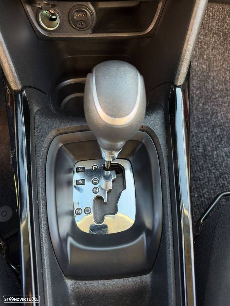 Peugeot 2008 1.2 PureTech Allure EAT6 - 15