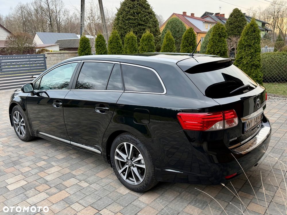 Toyota Avensis 1.8 Sol NAVI - 4